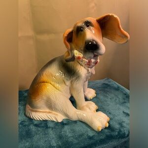 Pacific Rim "The Company For All Seasons" Hound Dog Figurine. Ex Condition